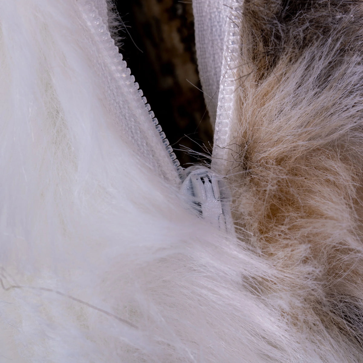 18" x 18" Faux Fur Pillow with Zipper Closure X184