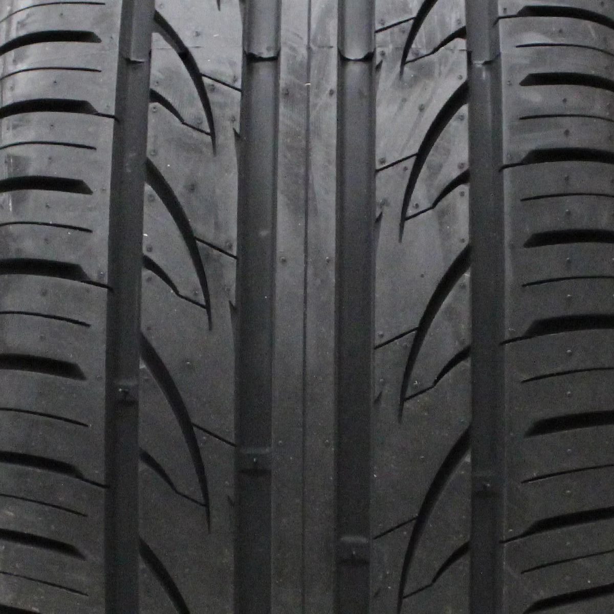 235/45ZR19 99W XL Passenger Tire D46345