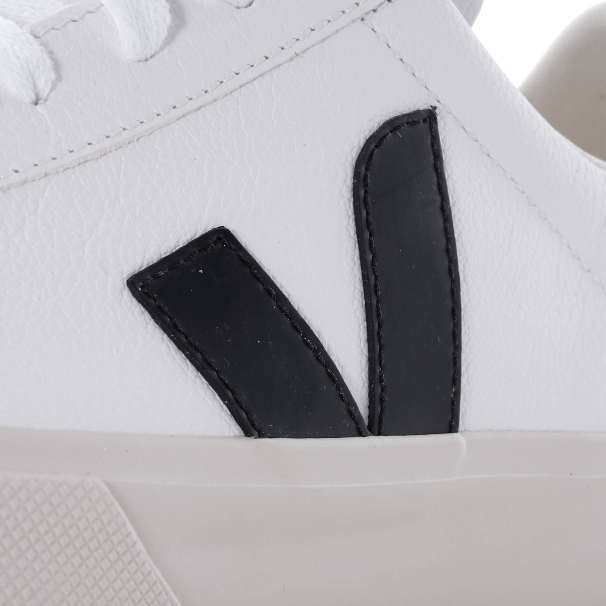 White Black Sneakers K318212