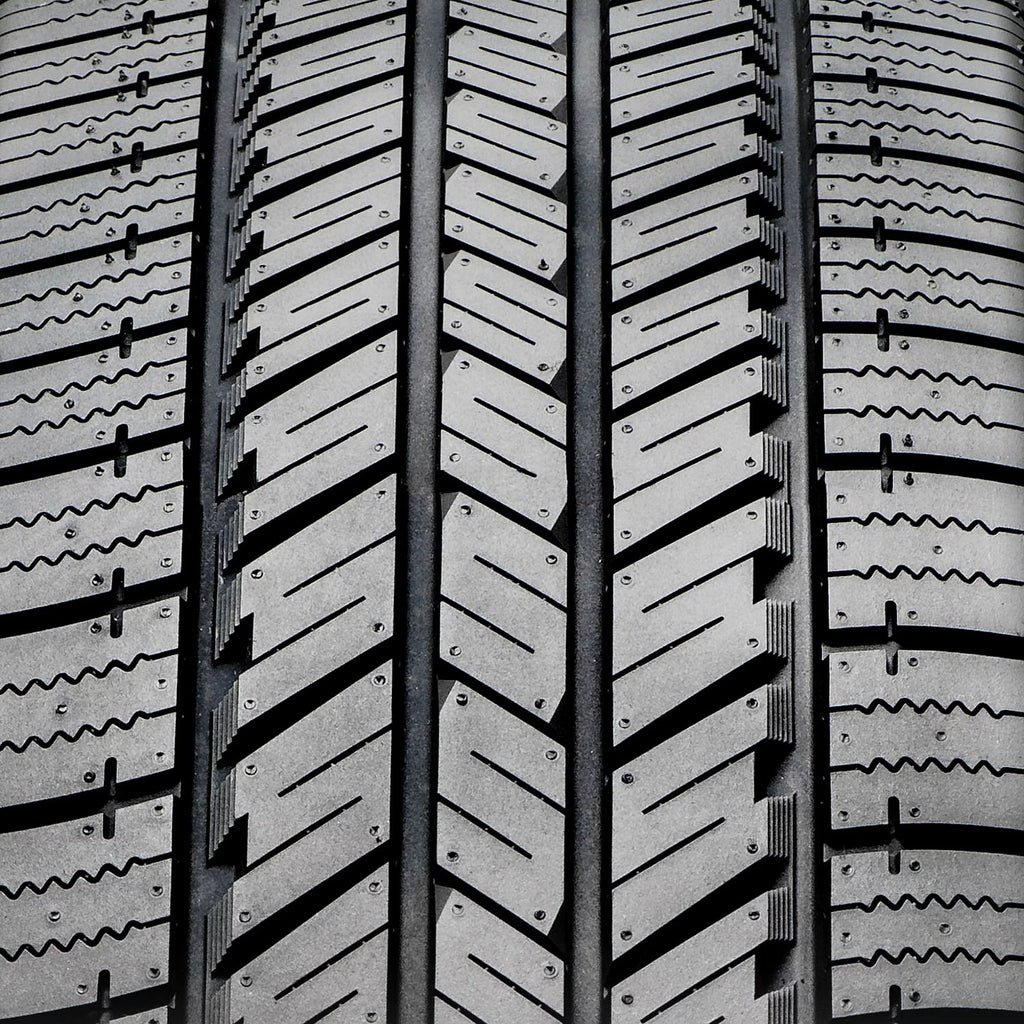 275/60R20 115S All Season Light Truck Tire L683