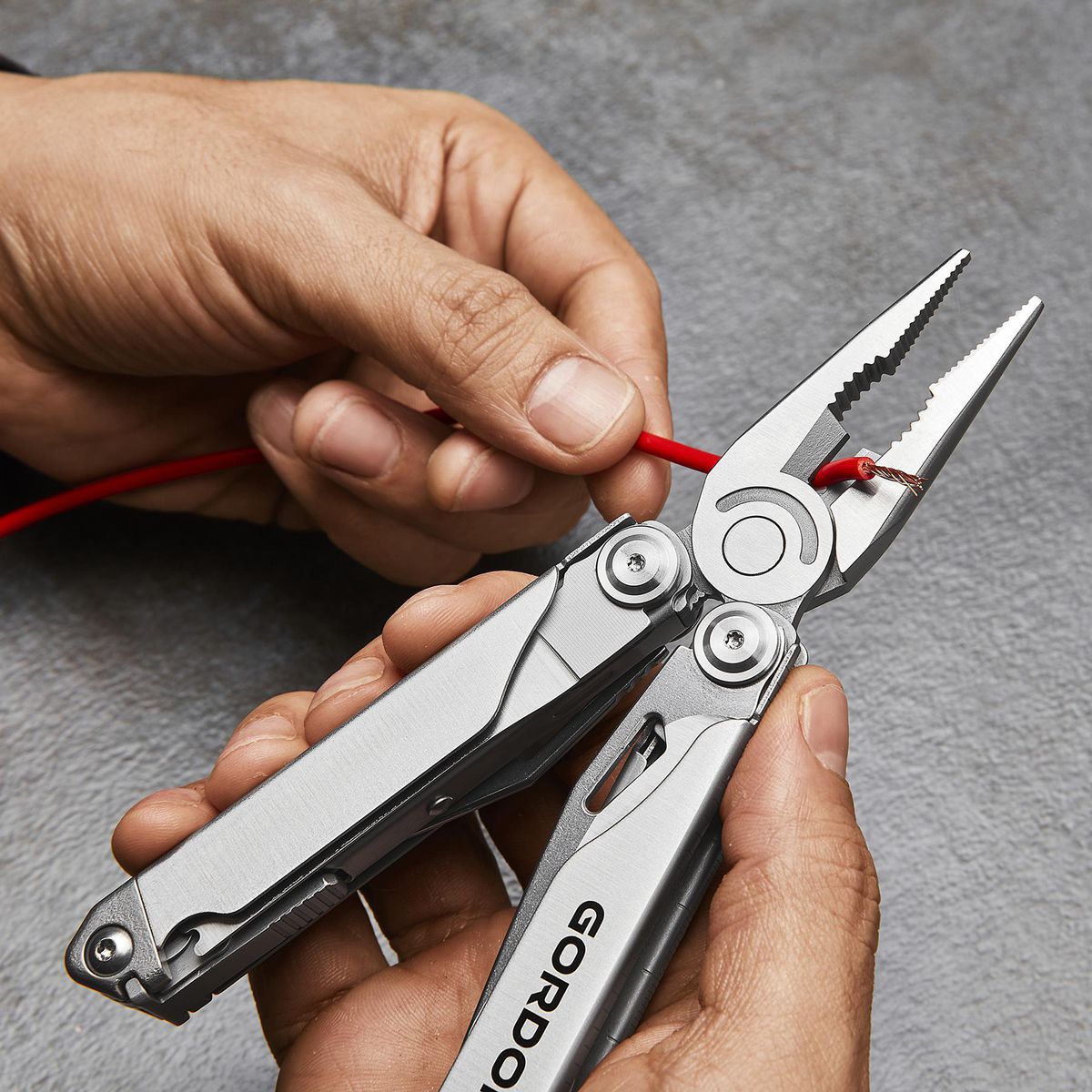 20-in-1 Multi-Tool M810