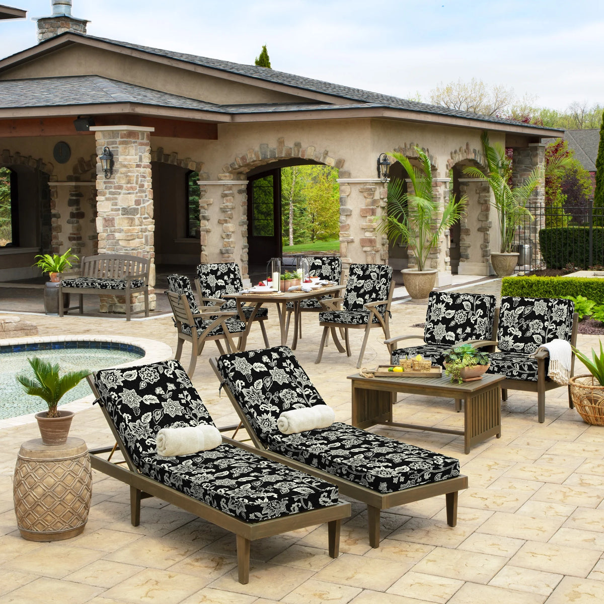 Black Outdoor Chaise Lounge Cushion O705