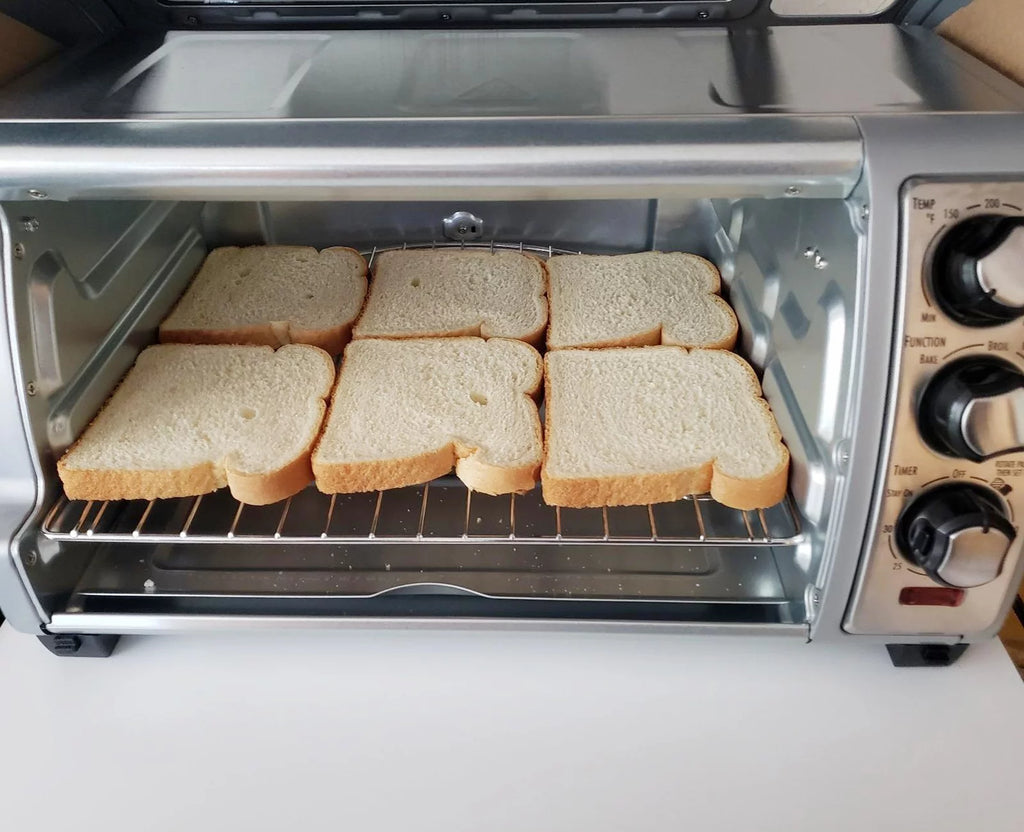6-Slice Countertop Toaster Oven with Bake Pan Y593021