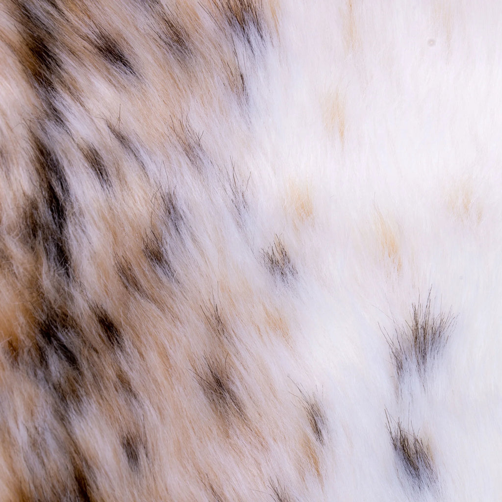 18" x 18" Faux Fur Pillow with Zipper Closure X184
