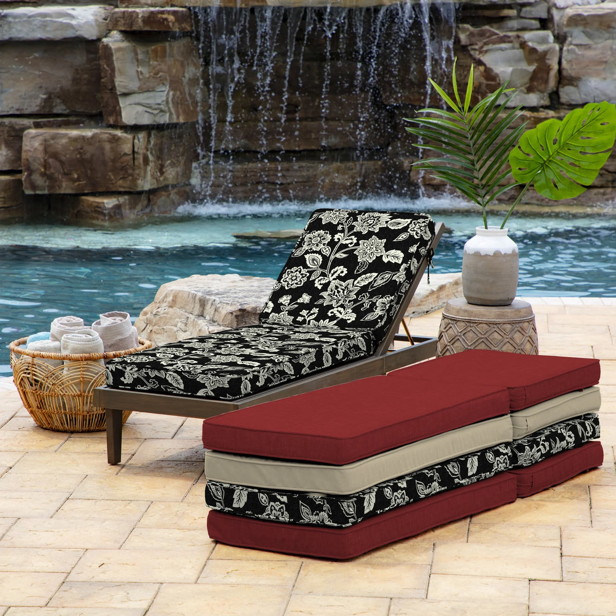Black Outdoor Chaise Lounge Cushion O705